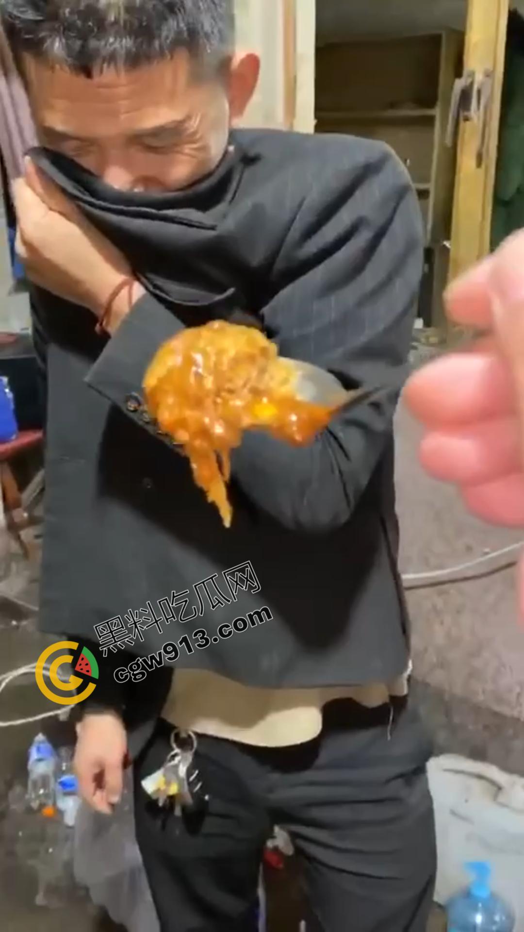 山西大同快手网红【安仁】吃屎直播:恶心至极,流量至上,恶心行为震惊万千网友 第10张 山西大同快手网红【安仁】吃屎直播:恶心至极,流量至上,恶心行为震惊万千网友 第10张