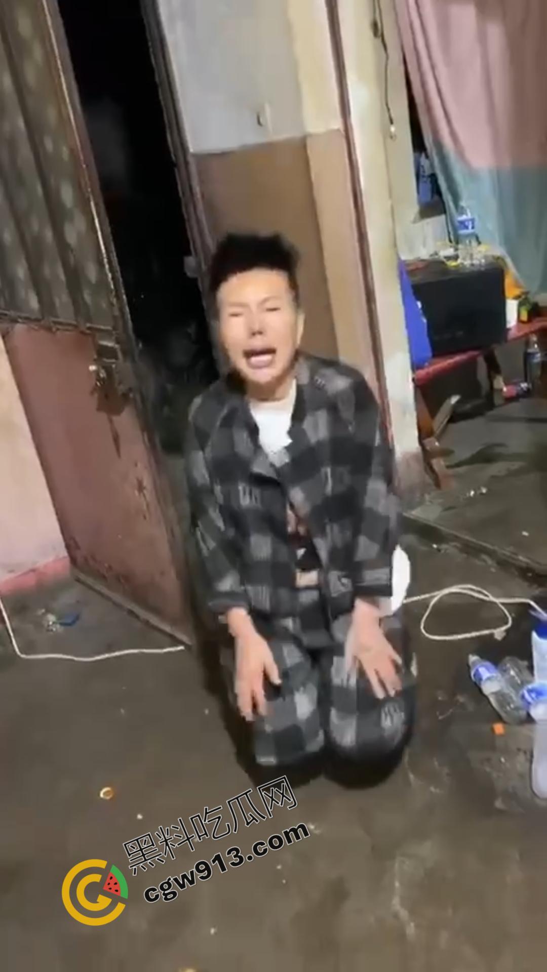 山西大同快手网红【安仁】吃屎直播:恶心至极,流量至上,恶心行为震惊万千网友 第11张 山西大同快手网红【安仁】吃屎直播:恶心至极,流量至上,恶心行为震惊万千网友 第11张