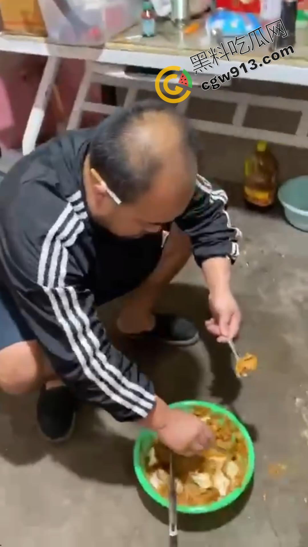 山西大同快手网红【安仁】吃屎直播:恶心至极,流量至上,恶心行为震惊万千网友 第13张 山西大同快手网红【安仁】吃屎直播:恶心至极,流量至上,恶心行为震惊万千网友 第13张