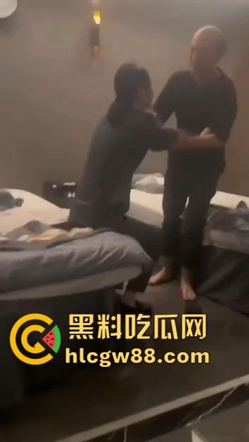 宁波水悦人间6号技师表白王总跪舔,扑倒露光头强真身,求饭票被拒宁当狗不找老实人,锁死老总别祸害兄弟! 第9张 宁波水悦人间6号技师表白王总跪舔,扑倒露光头强真身,求饭票被拒宁当狗不找老实人,锁死老总别祸害兄弟! 第9张