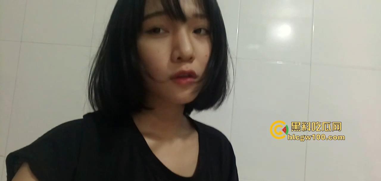 宁夏大学大一清纯学妹【靳晓婉】自拍视频曝光，军训服下都藏不住的骚母狗！  第2张