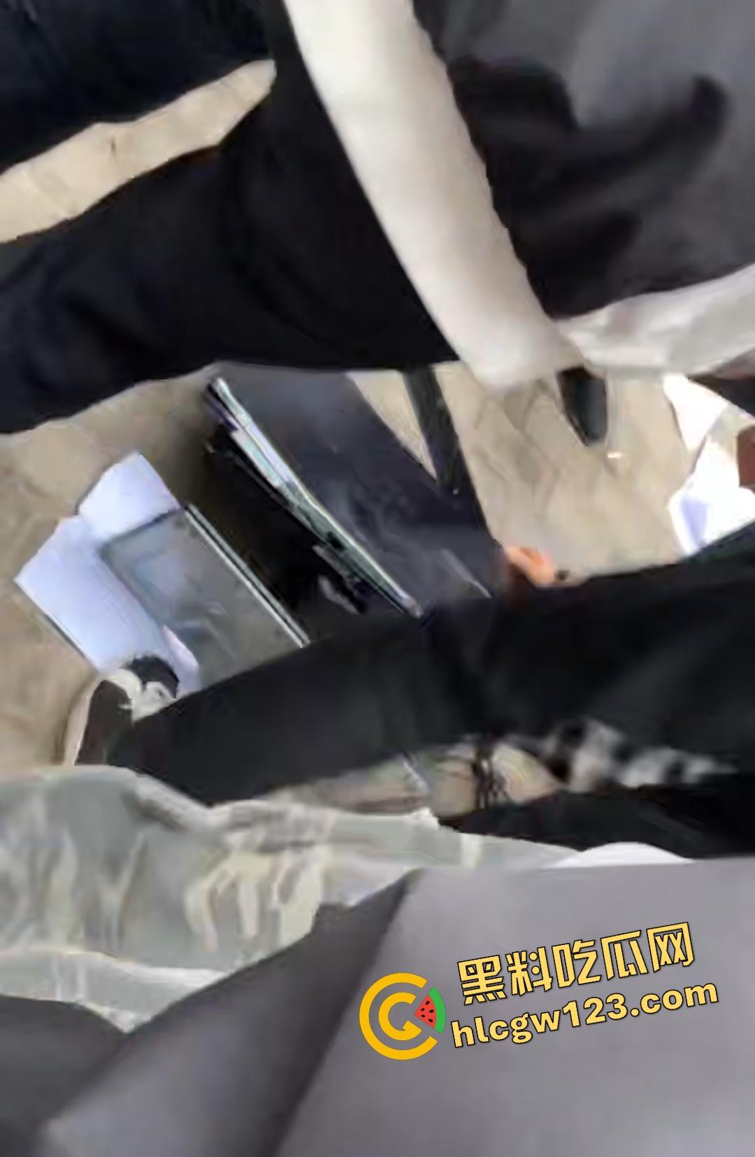 许昌六中【吴怡佳】被班主任嫉妒美貌体罚孤立,恶毒霸凌导致学生跳楼!同学愤怒狂砸学校财产! 第5张 许昌六中【吴怡佳】被班主任嫉妒美貌体罚孤立,恶毒霸凌导致学生跳楼!同学愤怒狂砸学校财产! 第5张