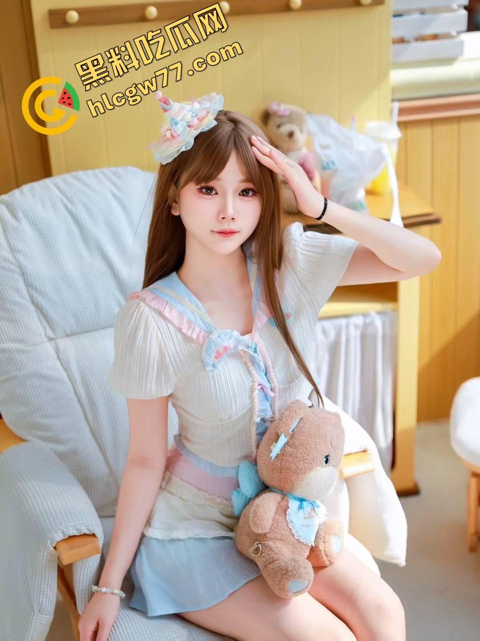 网红印度华人夫妇自拍炸裂，黑渔网丝袜海景房开操，丰臀后入扛不住老公狂射！  第1张