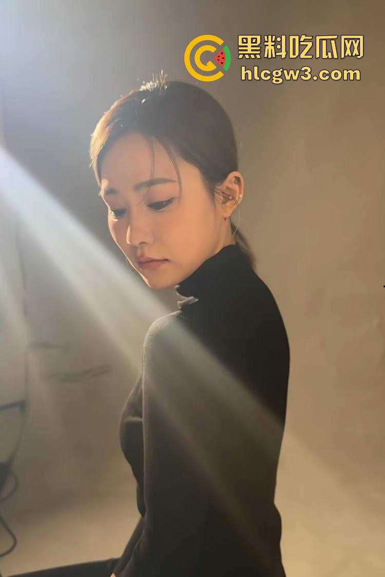 抖音千万粉丝歌手【一支沫z】与北京老头开房视频外泄 跪地舔JB主动开腿挨操 疯狂星期四V我50给你看独家! 第10张 抖音千万粉丝歌手【一支沫z】与北京老头开房视频外泄 跪地舔JB主动开腿挨操 疯狂星期四V我50给你看独家! 第10张