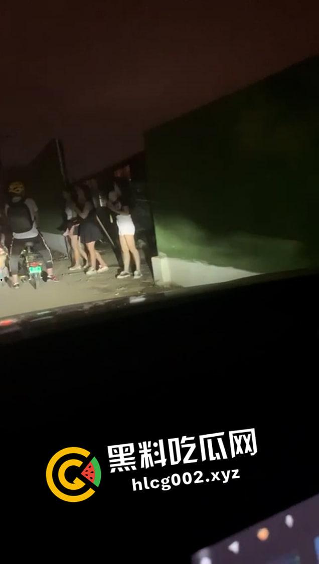 英雄出没小巷里 足浴店里见佳人！孤勇者扫街探店合集 师傅别找了 就这个吧  第15张