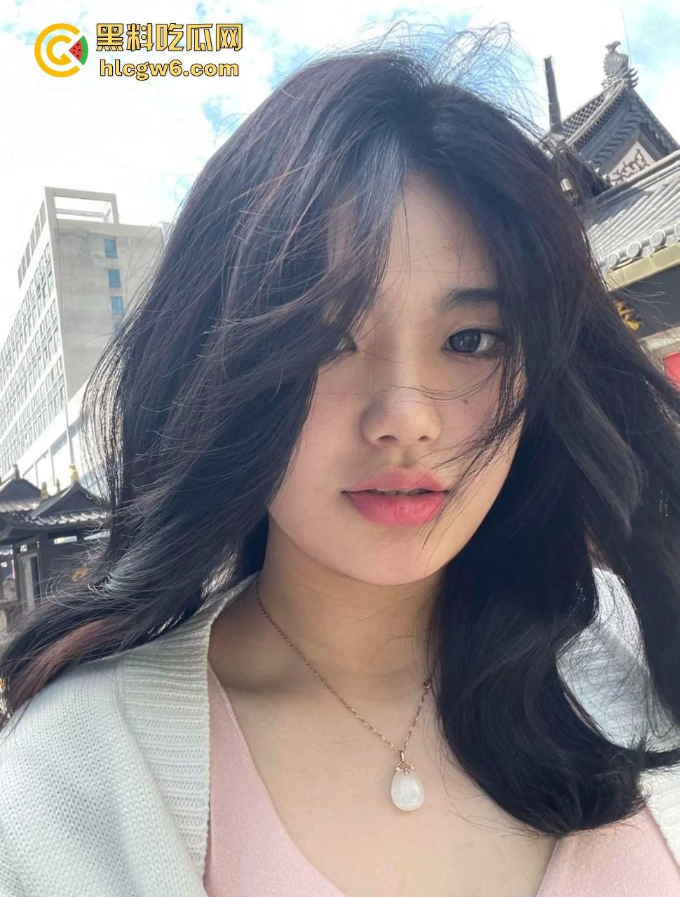 华南理工大学大一反差学妹【黎果果】巨乳黑肥大鲍鱼，阴毛旺盛性欲极强性爱视频遭到曝光。  第19张