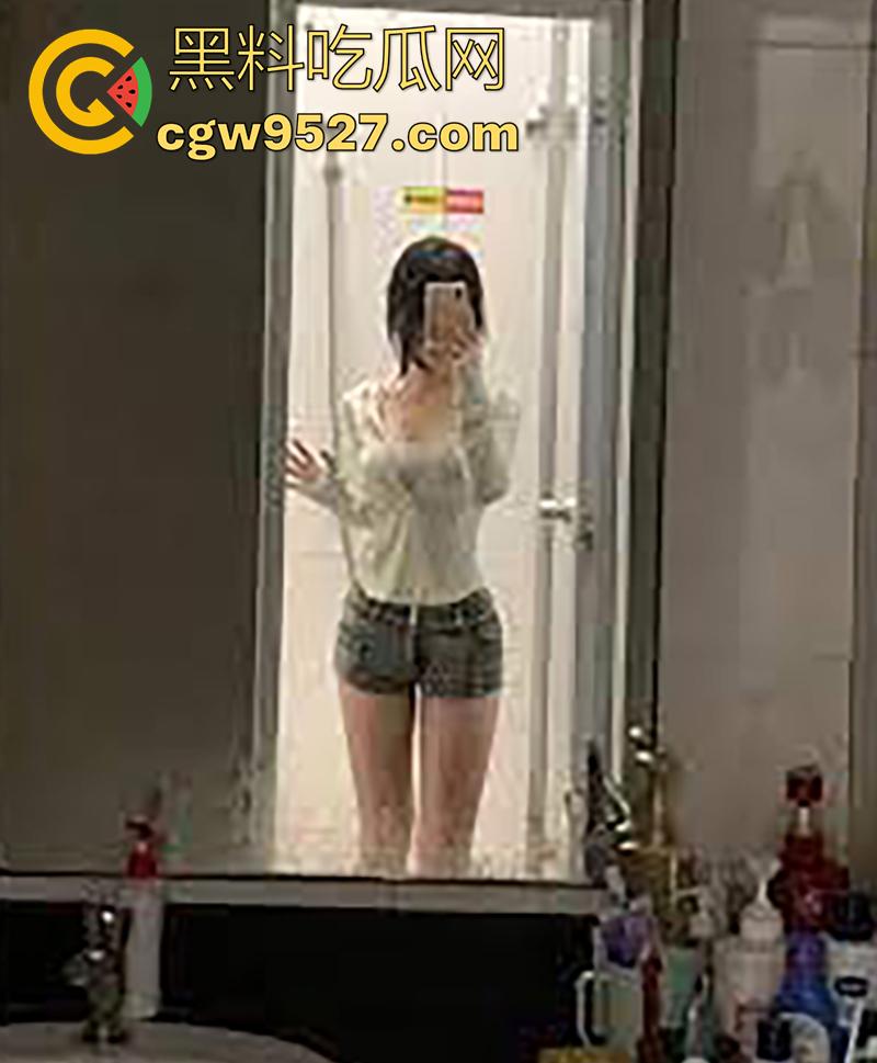 四川师范大一母狗【张露】，表面嫩妹实则暴露狂，醉酒被破处后，被调教成骚母狗，分手后视频被曝光！  第3张