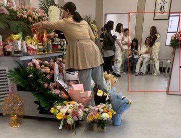 南通大巴车祸事件后续!官方通告隐瞒死亡事实 孩子父母被隐瞒孩子死亡消息 特警维稳不准送花 三观震碎的后续处理 第7张 南通大巴车祸事件后续!官方通告隐瞒死亡事实 孩子父母被隐瞒孩子死亡消息 特警维稳不准送花 三观震碎的后续处理 第7张