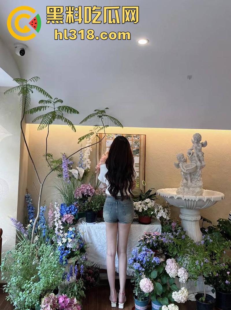 青岛反差母狗【刘子萱】，175cm的极品炮架子，逆天大长腿极致性感，小骚逼被男友操黑后还被曝光  第2张