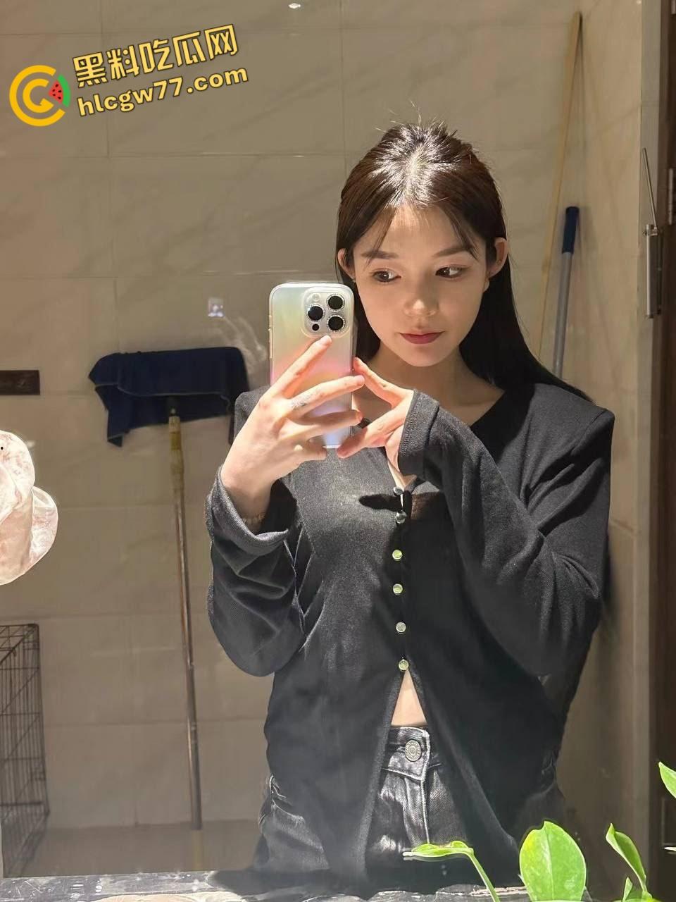 极品纹身御姐【李思羽】裸聊狂撩,娇喘自慰淫水流,男友隔屏欲火烧! 第4张 极品纹身御姐【李思羽】裸聊狂撩,娇喘自慰淫水流,男友隔屏欲火烧! 第4张