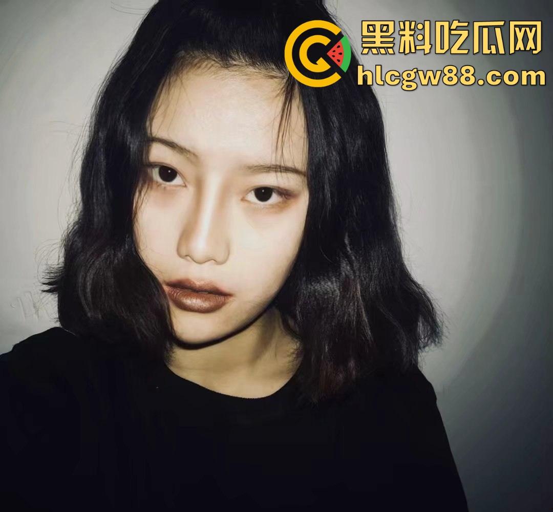 合肥十七中高二嫩妹【鲁艺凡】校外偷腥，穿制服调教跪舔鸡巴，骚洞被无套灌精，黑乳晕还怕怀崽？  第6张