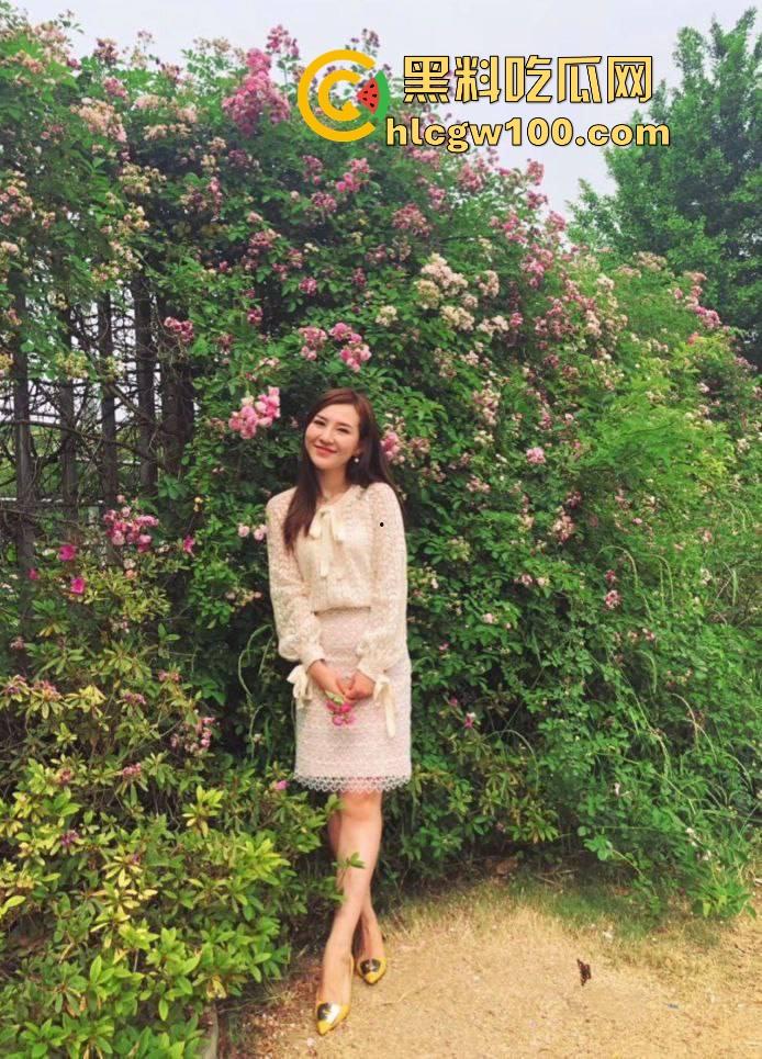 网友投稿！哈尔滨极品人妻【伊美美】性爱视频曝光，颜值炸裂身材火辣，熟人妻骚劲让人射了还想干。  第1张