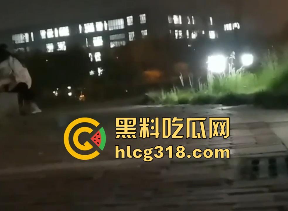 大学的野战瞬间!盘点一下那些性欲极其小伙户外的大学小情侣们的现场视频 满满的荷尔蒙呀! 第6张 大学的野战瞬间!盘点一下那些性欲极其小伙户外的大学小情侣们的现场视频 满满的荷尔蒙呀! 第6张