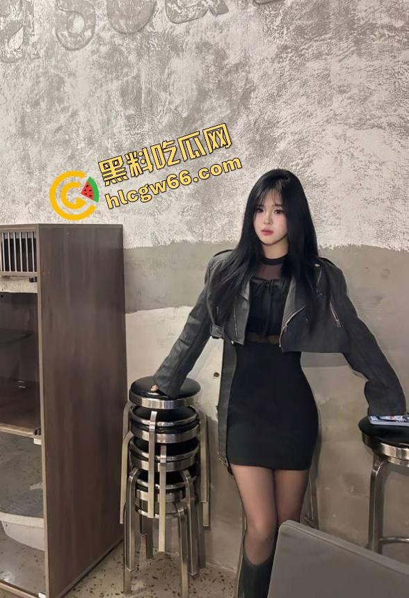 女友闺蜜【赵汝】开档丝袜被中出,御姐脸傻白甜性格,深情舔屌主动骑坐,小穴松垮得像被操穿! 第5张 女友闺蜜【赵汝】开档丝袜被中出,御姐脸傻白甜性格,深情舔屌主动骑坐,小穴松垮得像被操穿! 第5张