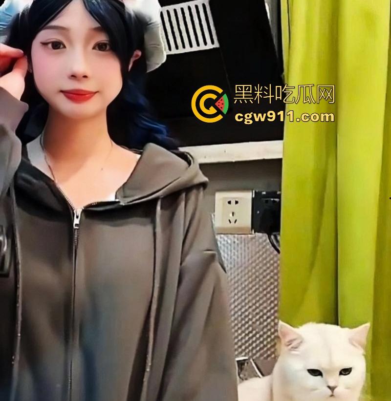 浙江幼儿师范高等专科学校【李晓萌】同学心中的清纯女神，摇身一变成男友胯下的淫娃，各种姿势性爱曝光！  第1张