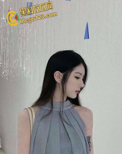 上海名媛【张佳怡】下海爆操，肉感肥臀无套内射，这身材真是极品尤物！  第2张