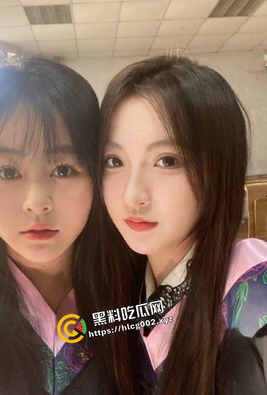 西南大学极品校花『穆诗蔓』反差婊私生活曝光！美腿丝袜诱惑！被金主各种开发调教！  第1张