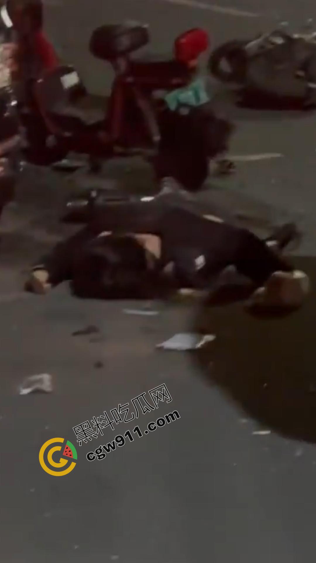 山东聊城酒驾惨祸!一夜间造成8死1伤惨烈场面,路面染血惨不忍睹,令人们悲痛欲绝。 第3张 山东聊城酒驾惨祸!一夜间造成8死1伤惨烈场面,路面染血惨不忍睹,令人们悲痛欲绝。 第3张