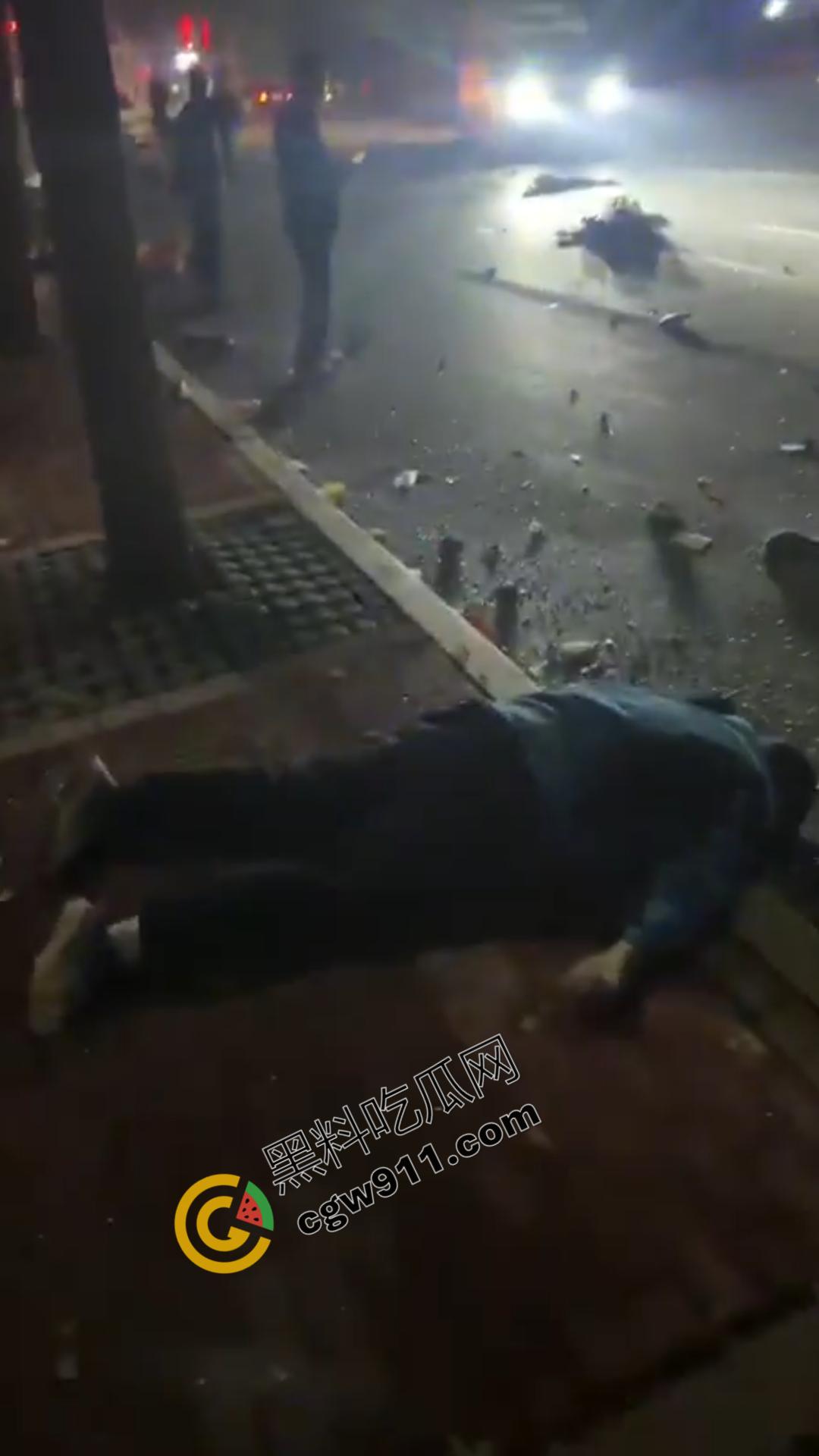 山东聊城酒驾惨祸!一夜间造成8死1伤惨烈场面,路面染血惨不忍睹,令人们悲痛欲绝。 第6张 山东聊城酒驾惨祸!一夜间造成8死1伤惨烈场面,路面染血惨不忍睹,令人们悲痛欲绝。 第6张