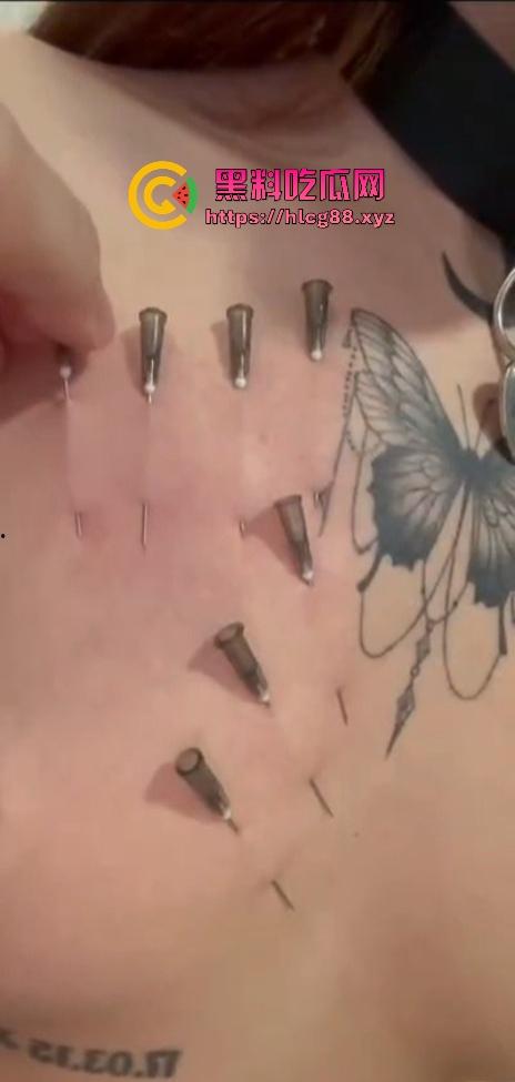 南京亚文化骚货『田凝熙』操贱无敌，外网卖白虎逼照玩非主流，针扎奶子自残血流成河！  第21张