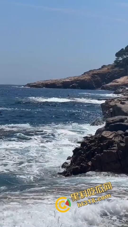 风雨交加浪涌如潮，在海中怒干鲍鱼，海风吹干精液，浪花上打在身上啪啪响，他说风雨中这点痛算什么！  第2张