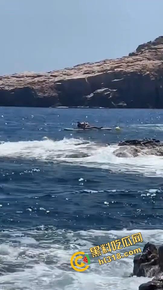 风雨交加浪涌如潮，在海中怒干鲍鱼，海风吹干精液，浪花上打在身上啪啪响，他说风雨中这点痛算什么！  第3张