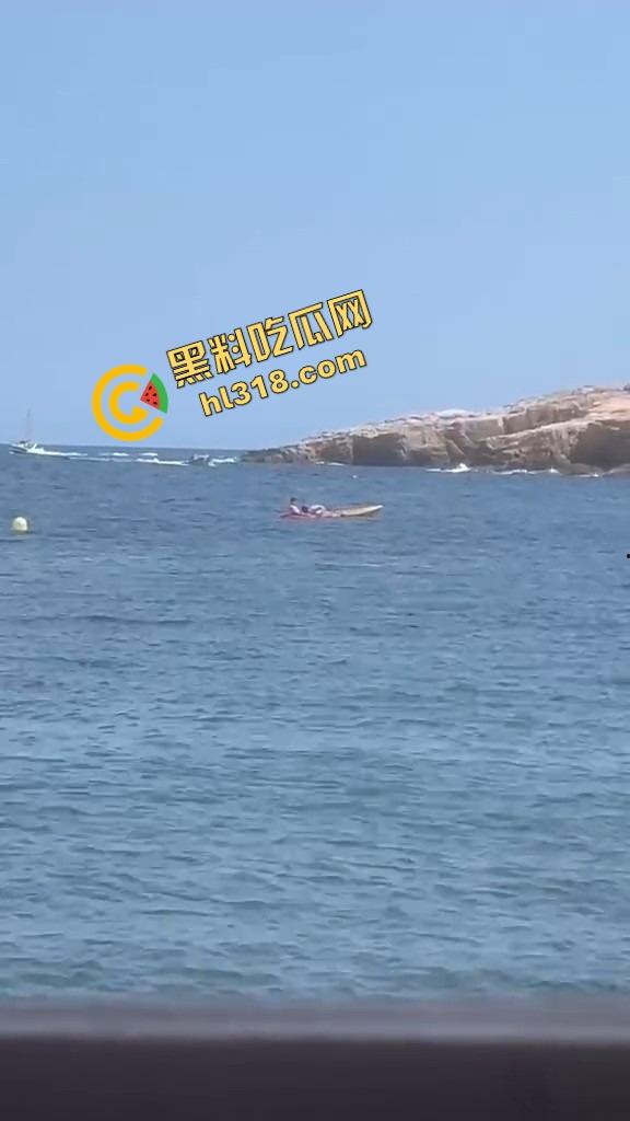 风雨交加浪涌如潮，在海中怒干鲍鱼，海风吹干精液，浪花上打在身上啪啪响，他说风雨中这点痛算什么！  第9张