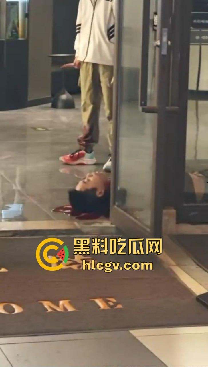 四川郫县00后小伙讨薪变命案！怒捅中介老师后自割脖子，十几刀下去仍然下不去手！  第10张