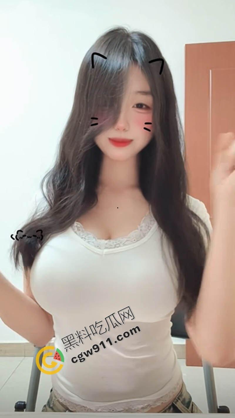 抖音极品网红【U芋源】与榜一大哥裸聊视频流出!狂野自慰,雪白大奶勾魂夺魄,道具深插呻吟不断! 第1张 抖音极品网红【U芋源】与榜一大哥裸聊视频流出!狂野自慰,雪白大奶勾魂夺魄,道具深插呻吟不断! 第1张