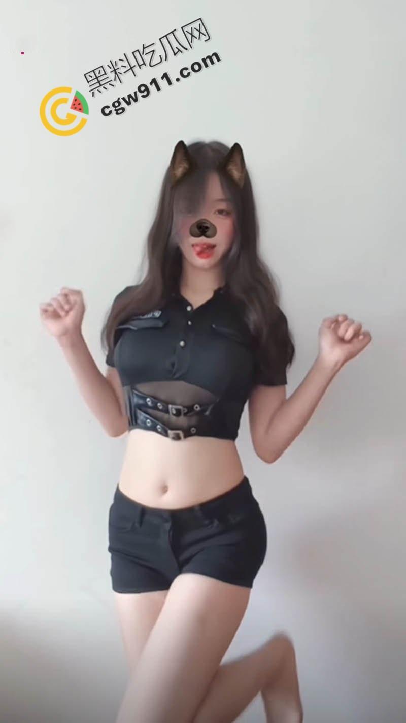 抖音极品网红【U芋源】与榜一大哥裸聊视频流出!狂野自慰,雪白大奶勾魂夺魄,道具深插呻吟不断! 第2张 抖音极品网红【U芋源】与榜一大哥裸聊视频流出!狂野自慰,雪白大奶勾魂夺魄,道具深插呻吟不断! 第2张