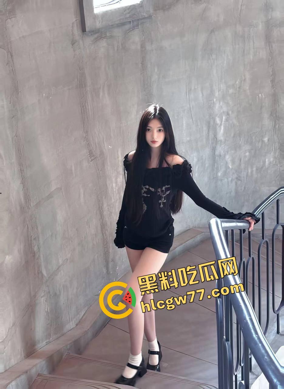 西河舔狗丈夫自愿请人干老婆『顾晚晴』牛仔裤下一甩翘臀,想草的单男报名排队! 第1张 西河舔狗丈夫自愿请人干老婆『顾晚晴』牛仔裤下一甩翘臀,想草的单男报名排队! 第1张