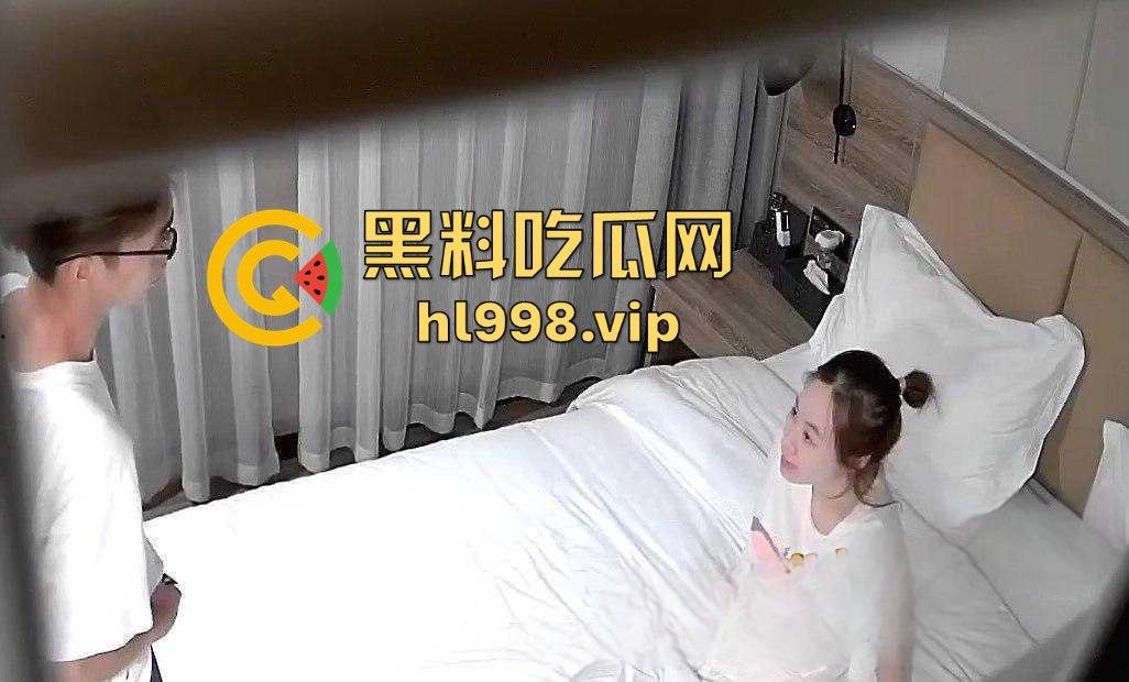 酒店偷拍极品学生情侣！背着书包来开房，射完还舔精白嫩嫩的妹子舔精到停不下来，酒店偷拍中的顶级爆款！  第1张