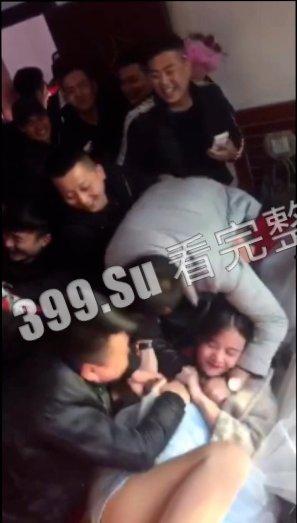 婚闹篇 低俗闹洞房  瓜友们觉得这是传统还是陋习呢？ 第3张