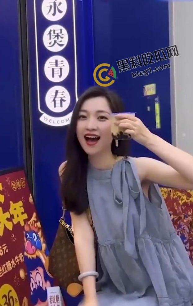 京爷豪掷30万买小米SU7 只为操极品长腿辣妹人妻女销售 无套内射视频曝光！  第4张