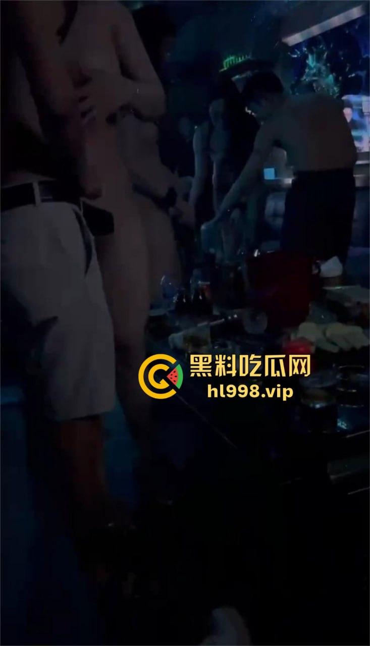 玩归玩闹归闹，商K别拍照！商K全裸啪啪视频流出！商K的秘密都被你们搞没了，现在都多少钱一小时？  第19张