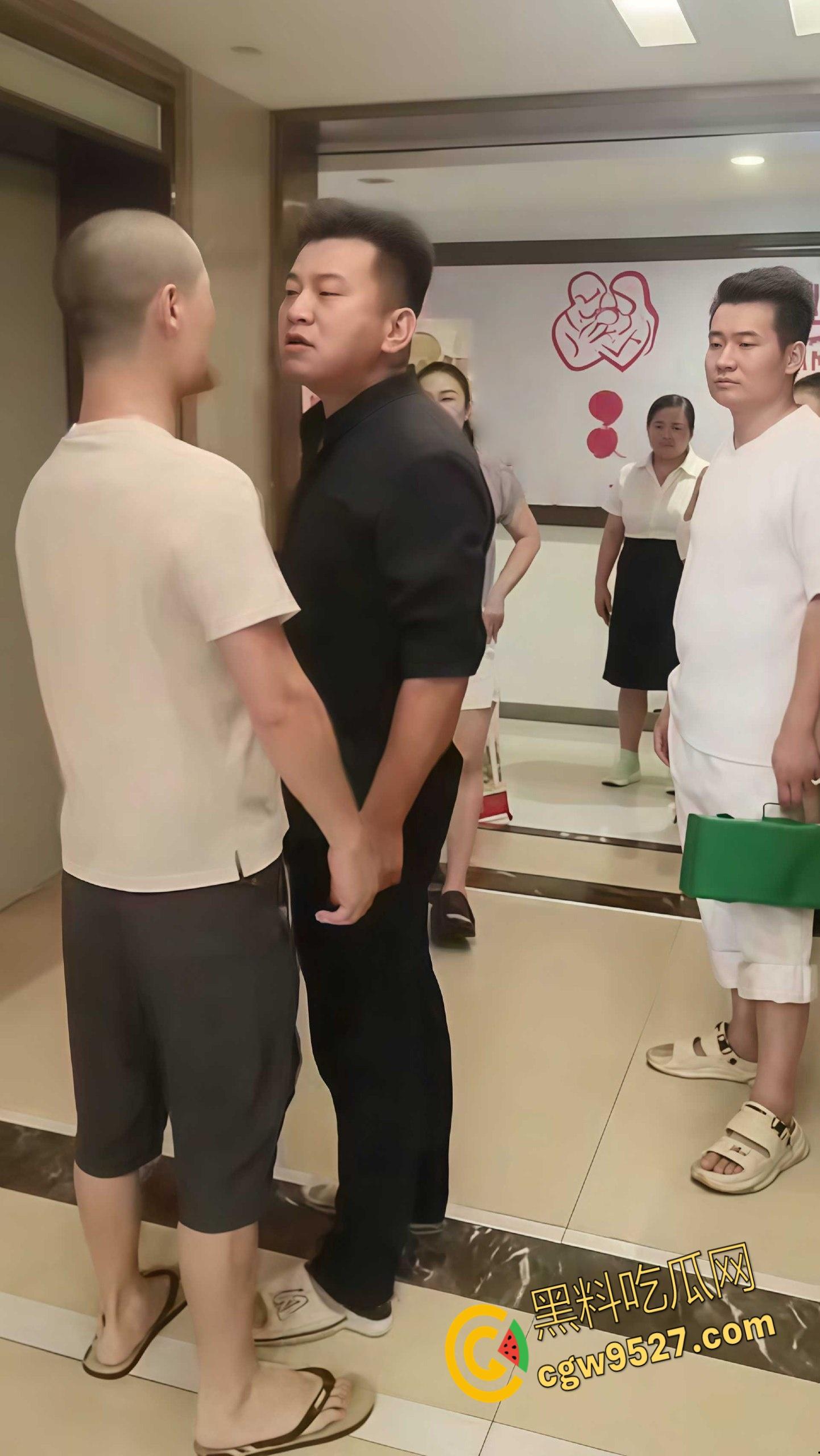 湖南某母婴培训机构,押金纠纷多人围堵事件,学员丈夫怒斥黑心机构,欺诈消费者权益! 第6张 湖南某母婴培训机构,押金纠纷多人围堵事件,学员丈夫怒斥黑心机构,欺诈消费者权益! 第6张