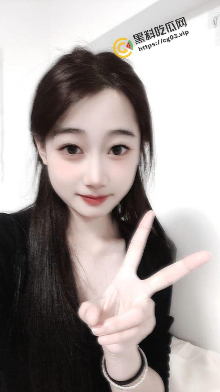 清纯反差婊骚货女友 经常和别人约炮 出轨 偷情 被现男友投稿曝光  第3张