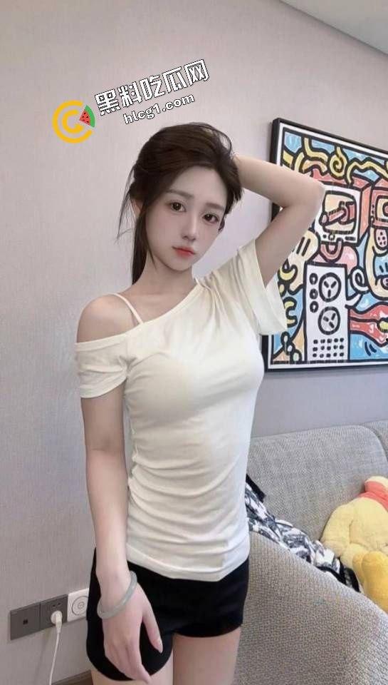 四川抖音小姐姐『卢晓滢』网红这条路走不通 改做鸡婆 日常兼职约炮视频流出  第3张