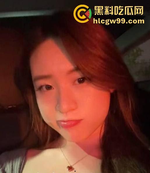 台湾媚黑淫荡母狗【刘紫伊】调教视频曝光，舔马桶 舔脚 颜射 口交听话无比，纯纯鸡巴套子！  第5张