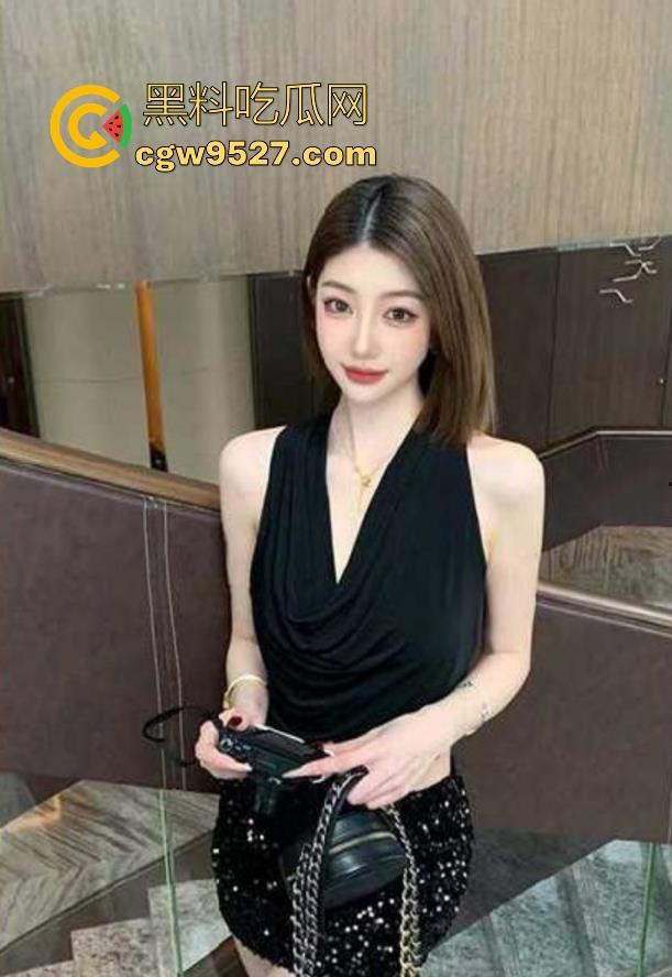 海角乱伦，强上刚回家的姐姐，嘴上说不要不要身体却十分诚实，主动口交上位骑乘，十分淫荡！  第1张