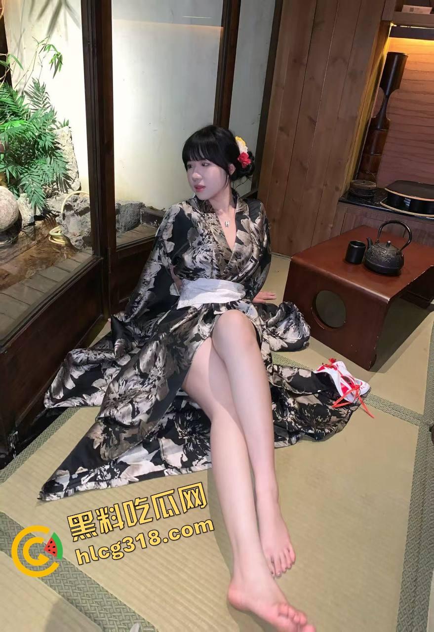 少妇大战硬不起来的弹力牛子，全程像在玩充气面条，玩了一整晚愣是没插进去，橡胶果实附体也太离谱了！  第3张