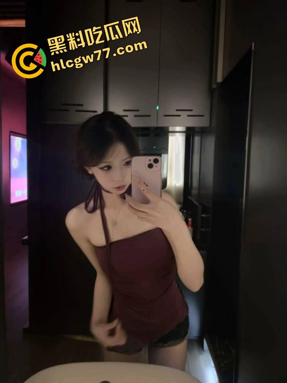 舔了半年公司女同事『周倩瑶』结果人家晚上骑着大屌浪到喷水，白天装清高晚上喂精！  第4张