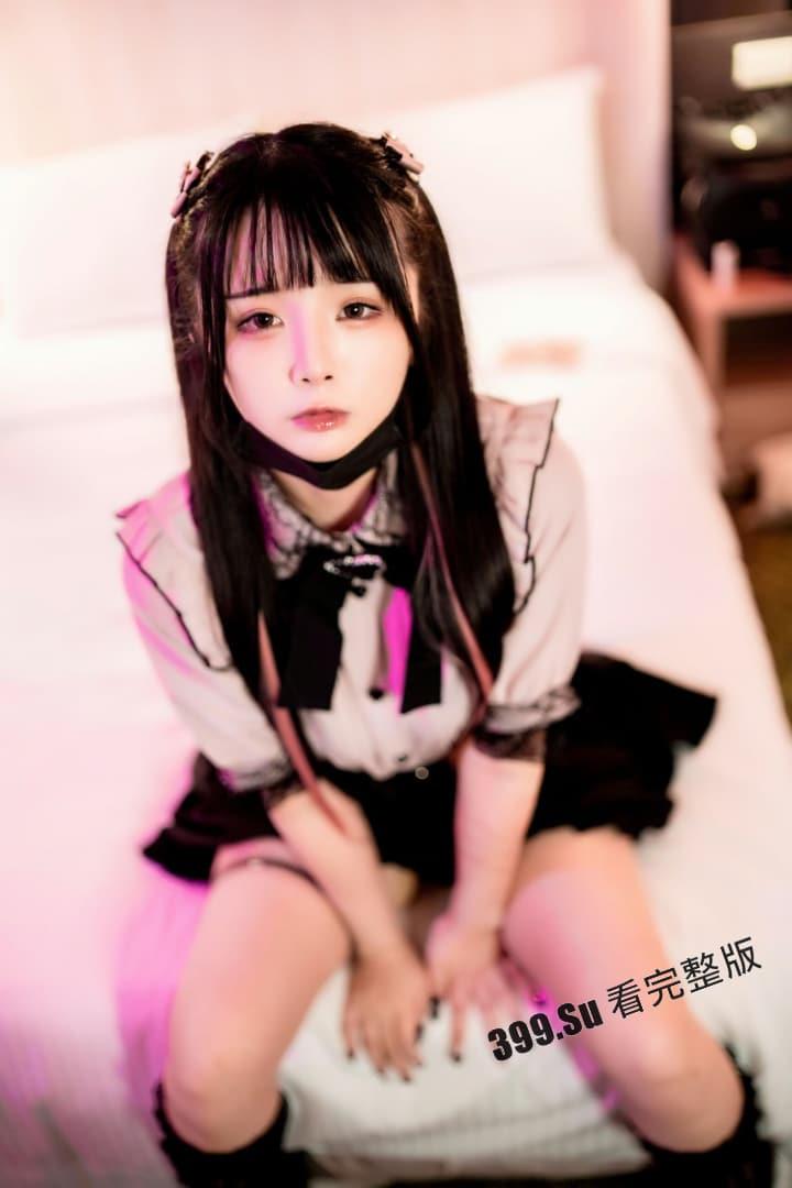 推特福利姬「落落Raku」cos极致的骚女仆 自慰户外露出  和小姐妹互相成就 被金主乖乖调教（70P私拍+40V福利视频合集） 第44张