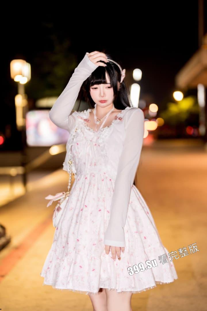 推特福利姬「落落Raku」cos极致的骚女仆 自慰户外露出  和小姐妹互相成就 被金主乖乖调教（70P私拍+40V福利视频合集） 第51张