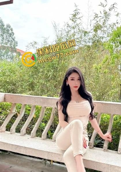 快手百万擦边网红【兔啵啵】定制福利全网泄密，大哥吃得香，结果全网舔狗都吃上冷饭！  第4张