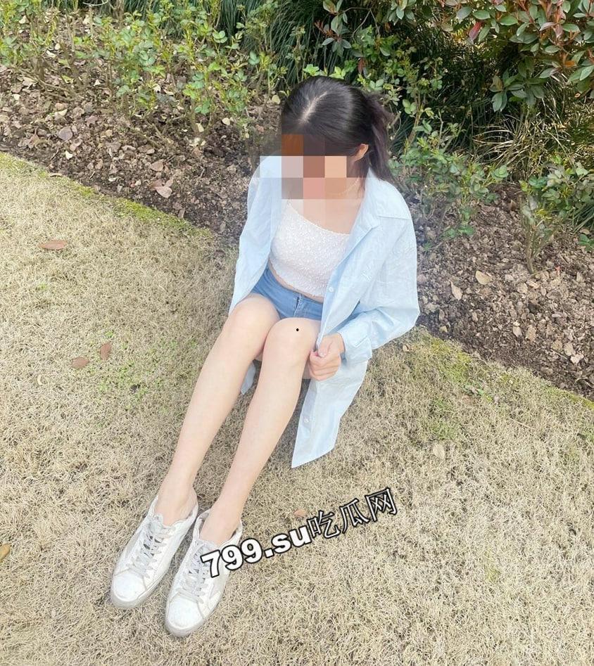 海角社区乱伦大神强上女房东 以记录之名把少妇房东野外按在草地抽插观众太多转战厕所继续 第5张 海角社区乱伦大神强上女房东 以记录之名把少妇房东野外按在草地抽插观众太多转战厕所继续 第5张