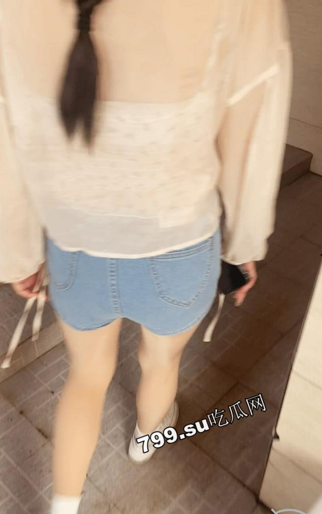 海角社区乱伦大神强上女房东 以记录之名把少妇房东野外按在草地抽插观众太多转战厕所继续 第15张 海角社区乱伦大神强上女房东 以记录之名把少妇房东野外按在草地抽插观众太多转战厕所继续 第15张