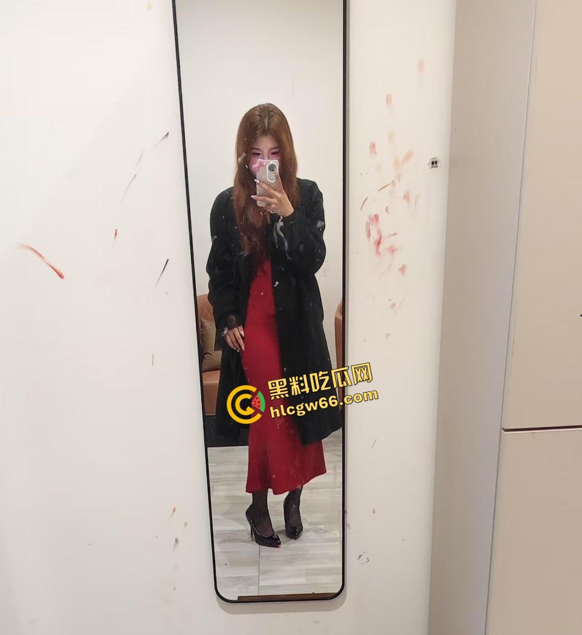 河南大学生开房玩疯了,当着沸羊羊的面桌子上无套开肏,兄弟轮着推屁股,这逼简直成了公共资源! 第4张 河南大学生开房玩疯了,当着沸羊羊的面桌子上无套开肏,兄弟轮着推屁股,这逼简直成了公共资源! 第4张