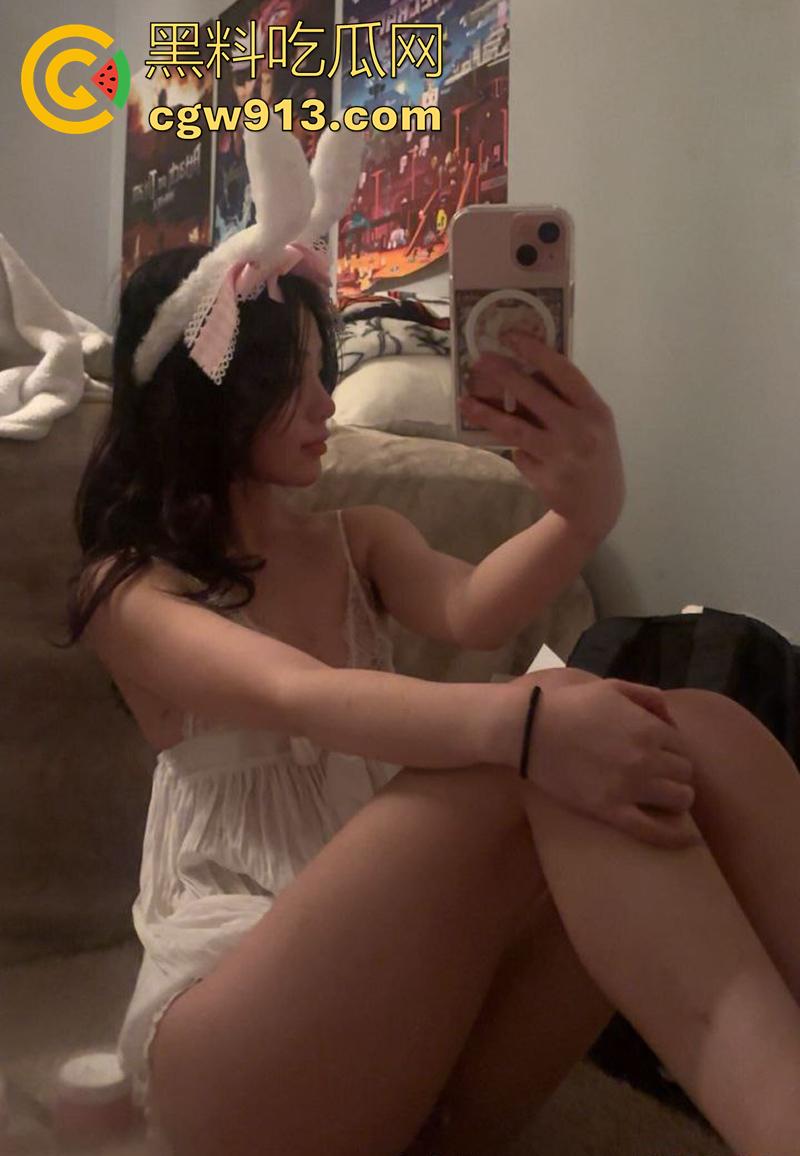 南阳师范学院乱伦母狗【王文曦】，超喜欢自慰的白虎嫩妹，各种自拍勾引网友，自慰竟然还是爸爸教的！  第10张