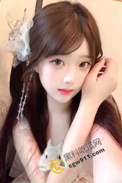 海角达人:趁姐姐熟睡弟弟偷偷插入了姐姐的蜜穴,大胆的弟弟与诱人姐姐的秘密 第1张 海角达人:趁姐姐熟睡弟弟偷偷插入了姐姐的蜜穴,大胆的弟弟与诱人姐姐的秘密 第1张